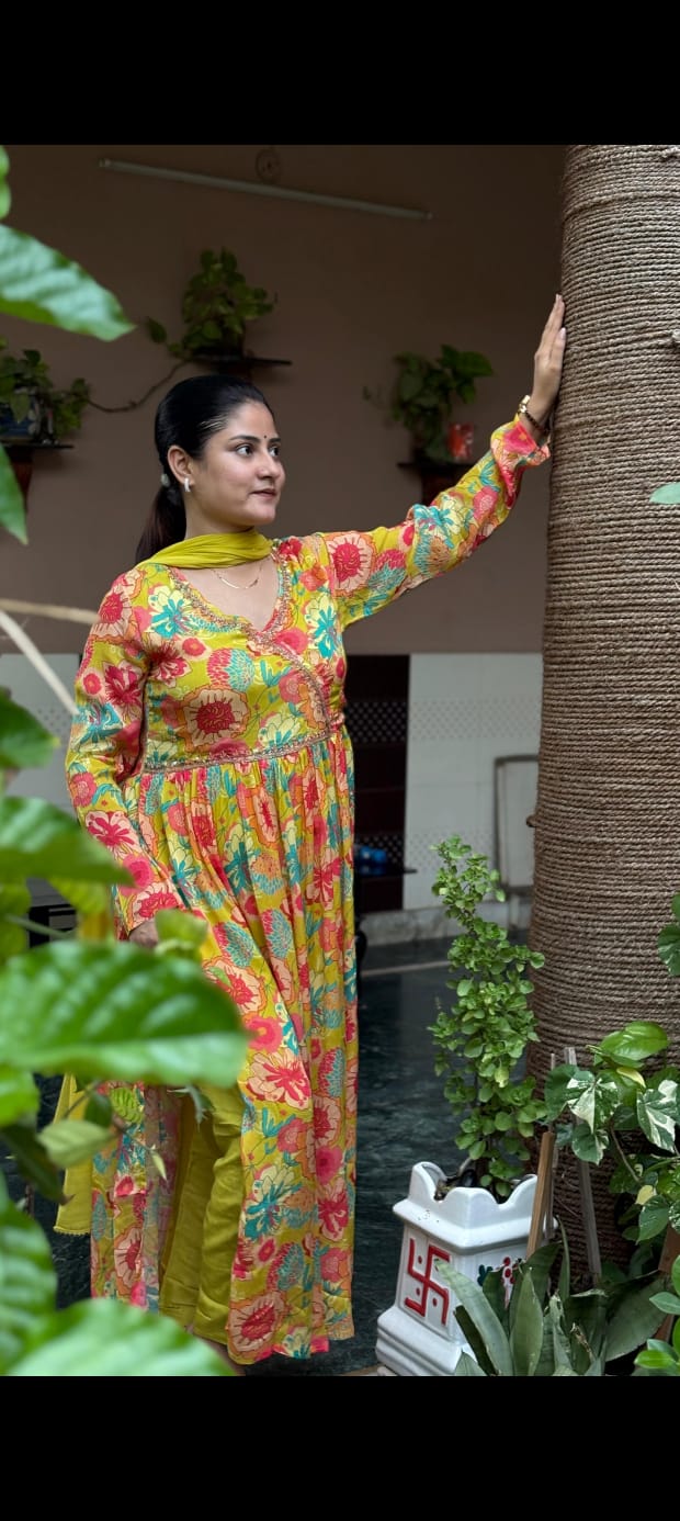 Women’s Chinon Three-Piece Suit Set with Aliya Cut Kurti & Dupatta